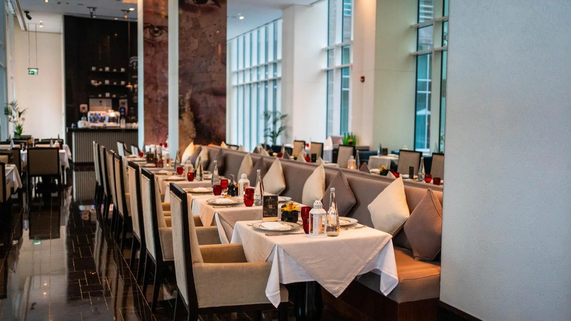 Отель Ritz Carlton Difc Downtown Дубай